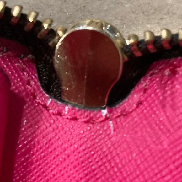 MICHAEL KORS LARGE SIGNATURE SAFFIANO LEATHER WALETT (ASIS) - Picture 11 of 14